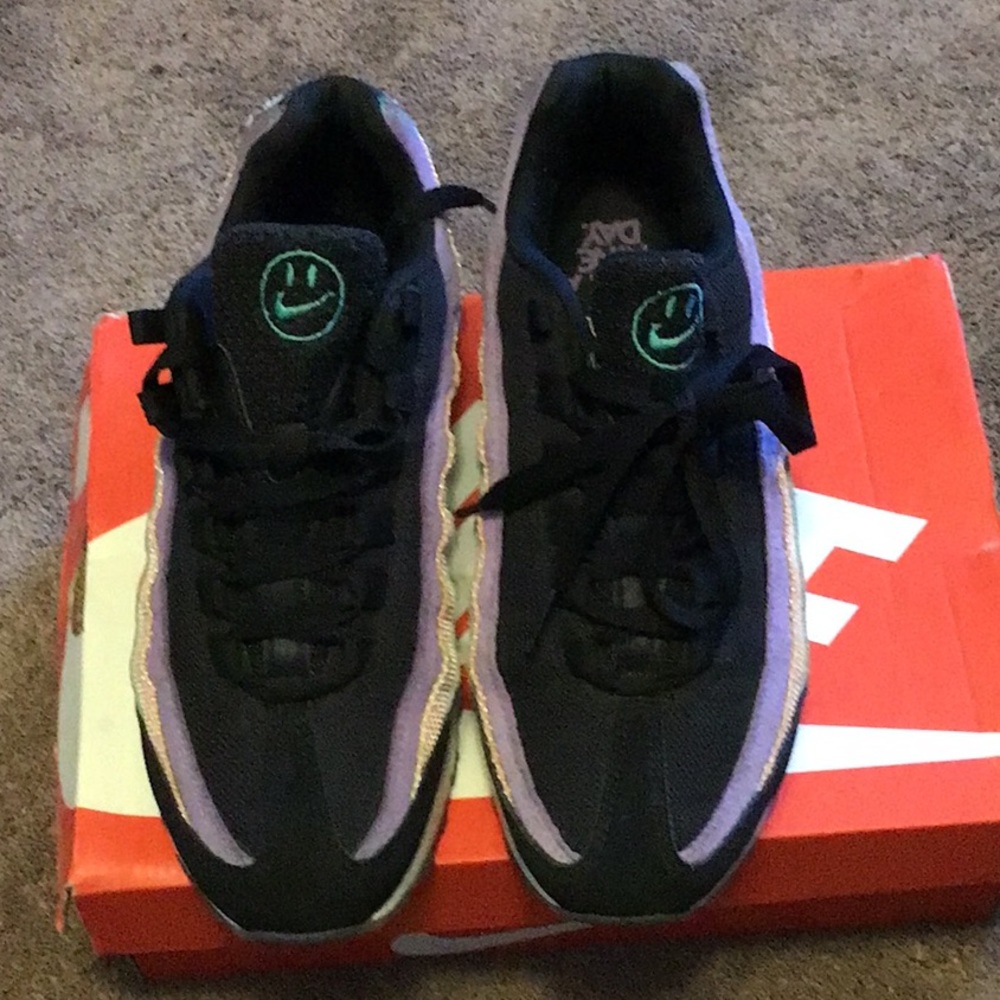 Nike Air Max 95 Black White Hyper Jade Sneakers | Size 7Y